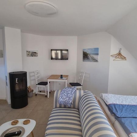 Ferienwohnung Ruegen 1, Alt Reddevitz 108, Insel Ruegen, Mit Kamin Middelhagen Exterior photo