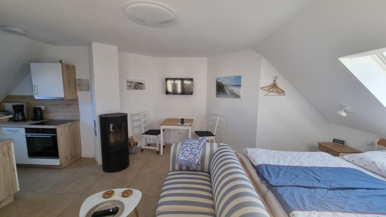 Ferienwohnung Ruegen 1, Alt Reddevitz 108, Insel Ruegen, Mit Kamin Middelhagen Exterior photo